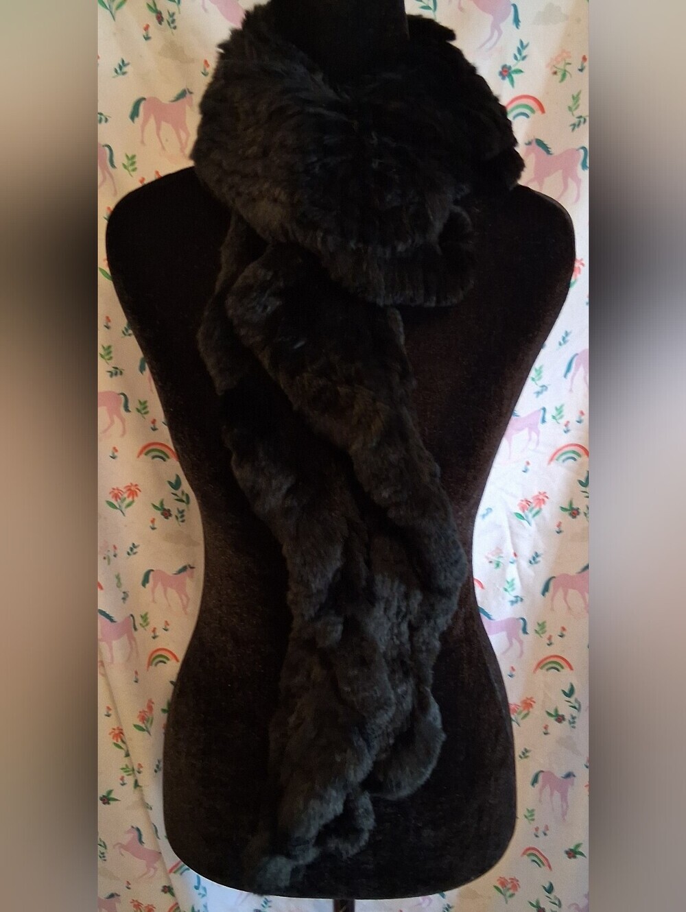 EUC Elizabeth Gillett NYC Black Rex Rabbit Fur Tapered Spiral Elegant Scarf Wrap